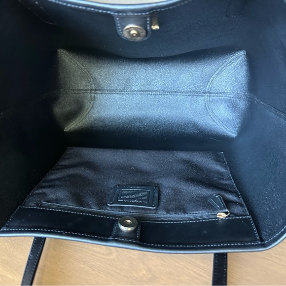 COACH City Tote Bag In Signature Canvas - Picture 6 of 11